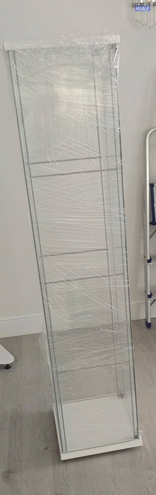 Glass cabinet with key كبت ارفف باب زحاج مع مفتاح0
