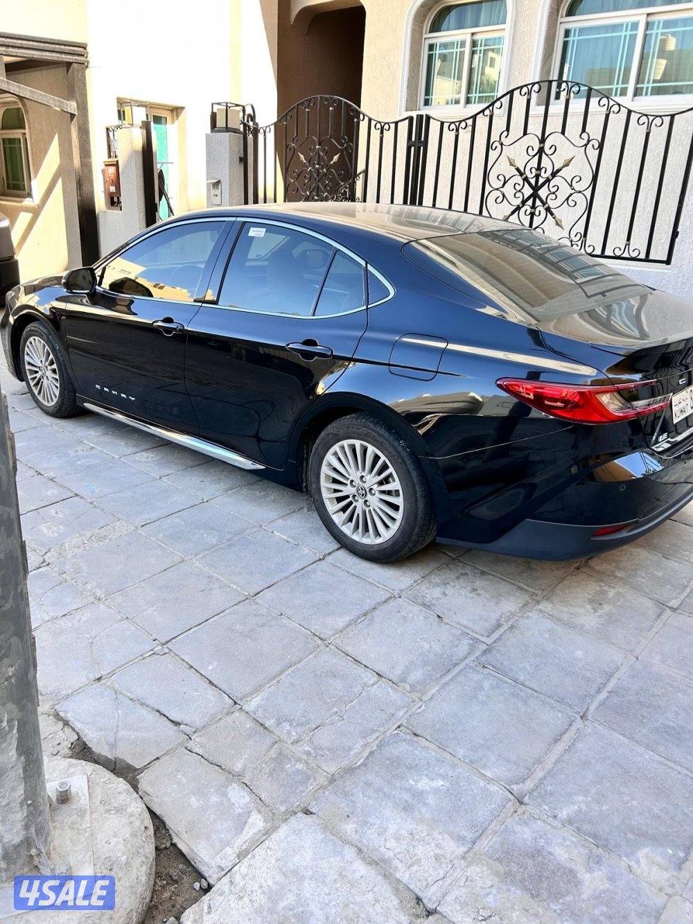 كامري2025 LE شرط الفحص بحالة الوكالة-شاشة-فتحه-حمايه فل بدي-عداد ٥٤٠٠٠1