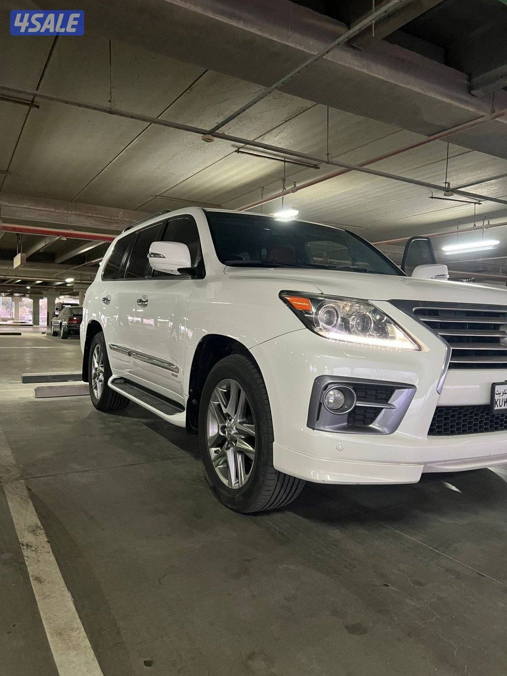 لكزس LX570 ٢٠١٢ وارد الامارات عداد ١٧٠ ألف شرط الفحص صبغ وكاله كامل0