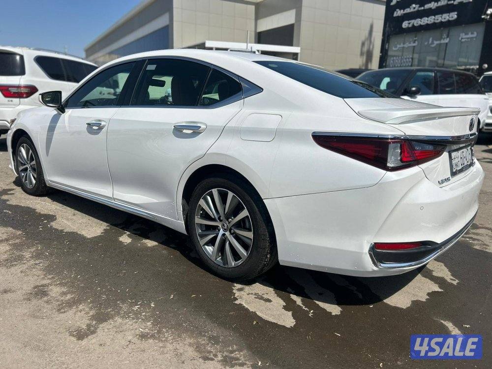 لكزس ES250  موديل 2021 ماشى 86.000 k.m  وارد الساير.3