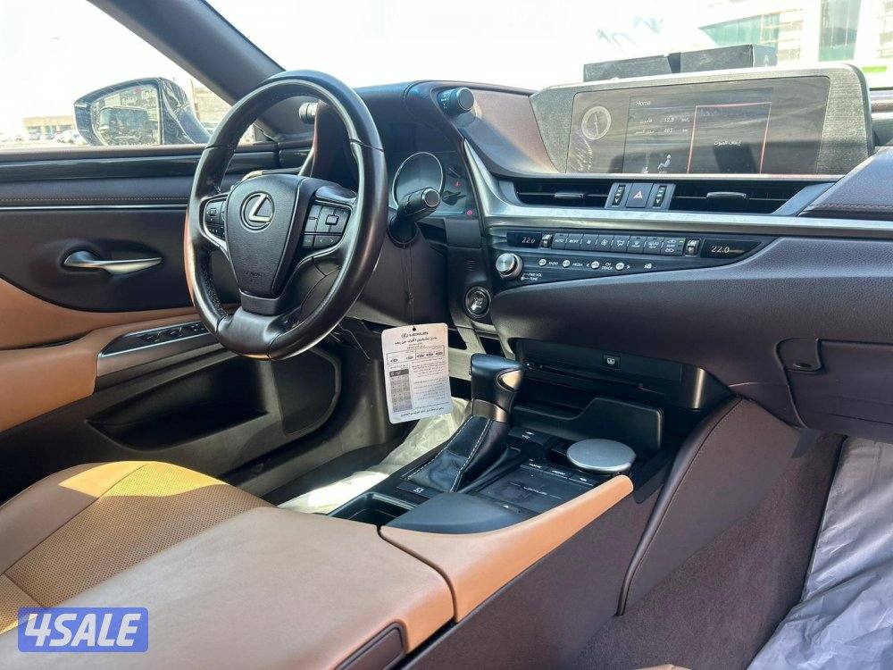 لكزس ES250  موديل 2021 ماشى 86.000 k.m  وارد الساير.7