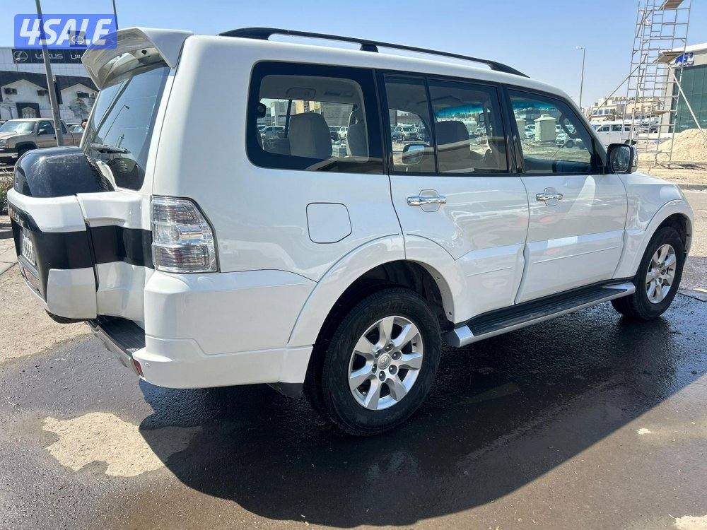 ميتسوبيشى باجيرو GLS -V6 موديل 2020 ماشى 83.000 k.m  وارد الملا .3