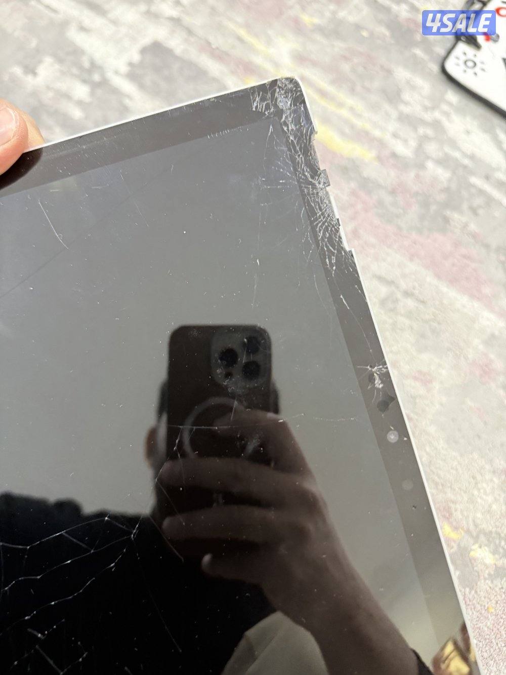 ميكروسوفت سيرفس برو الجيل العاشر ١٣ انش  الجام به كسور لكن يستخدم عادي4