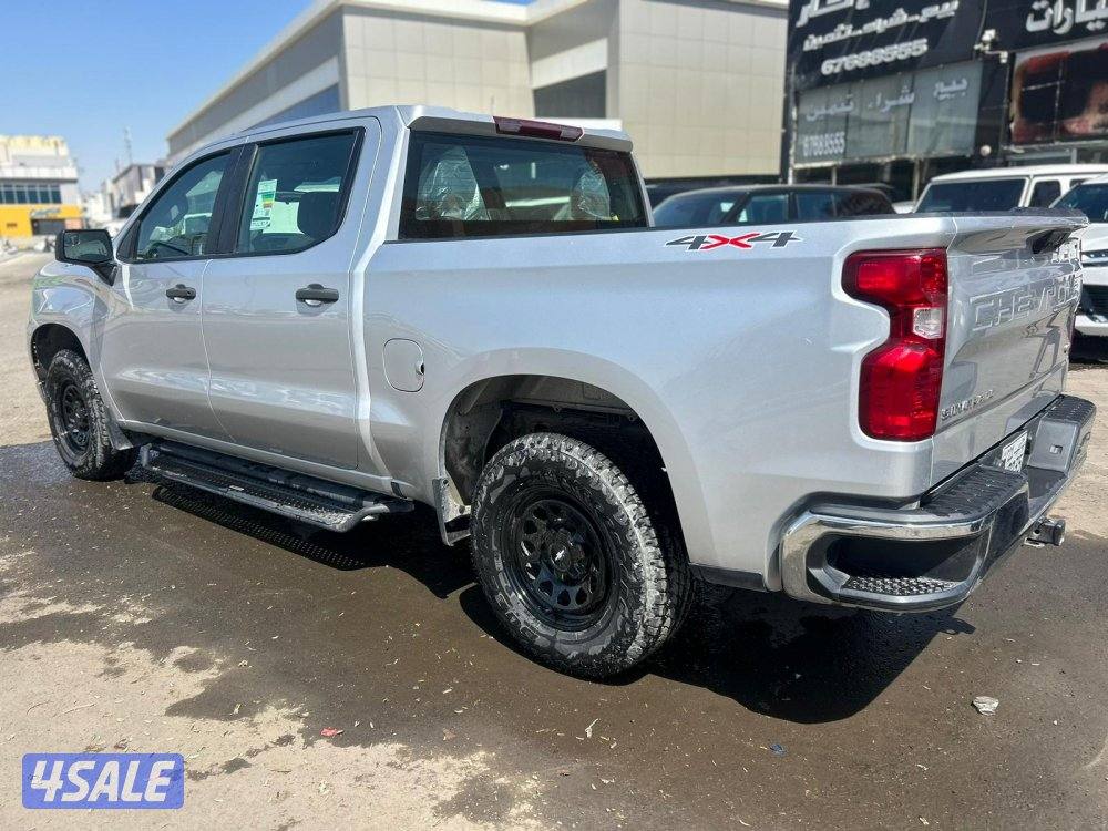 شيفرولية سلفرادو موديل 2022 ماشى 2700 k.m  وارد الغانم .صبغ وكاله2