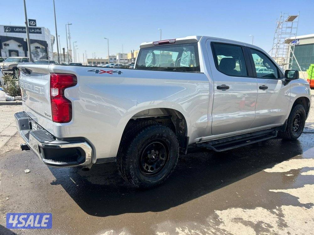 شيفرولية سلفرادو موديل 2022 ماشى 2700 k.m  وارد الغانم .صبغ وكاله3