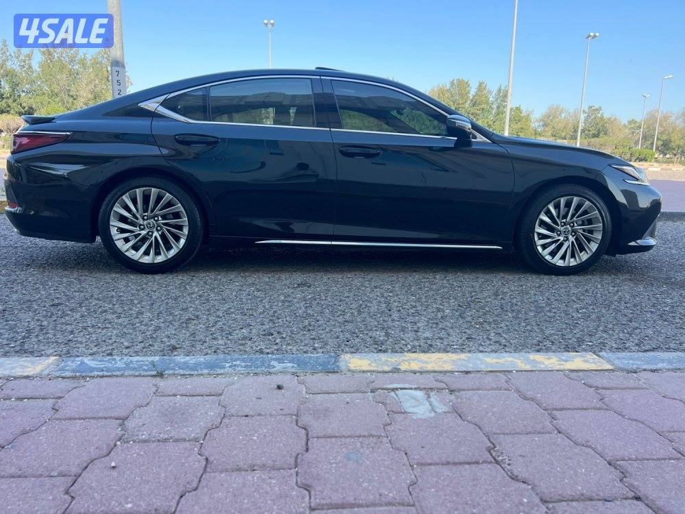 لكزس ES350 موديل ٢٠١٩ الساير صبغ وكاله درجه اولي ماشي ١٢٦ بحاله وكاله3