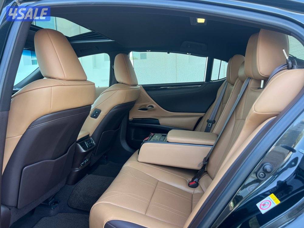 لكزس ES350 موديل ٢٠١٩ الساير صبغ وكاله درجه اولي ماشي ١٢٦ بحاله وكاله6