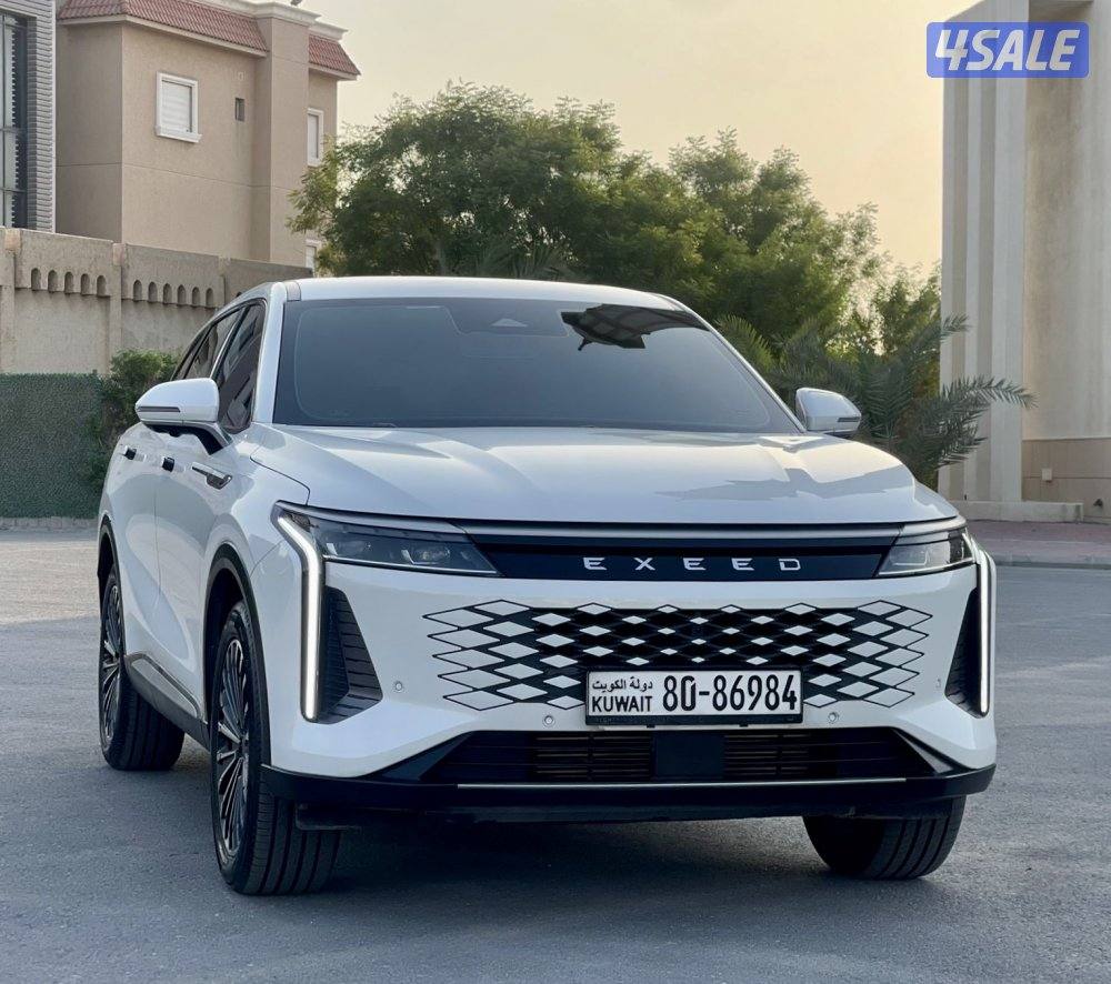 موديل ٢٠٢٥ بحالة الوكالة عداد ١٨ الف داخلية احمر تحت الكفالة4