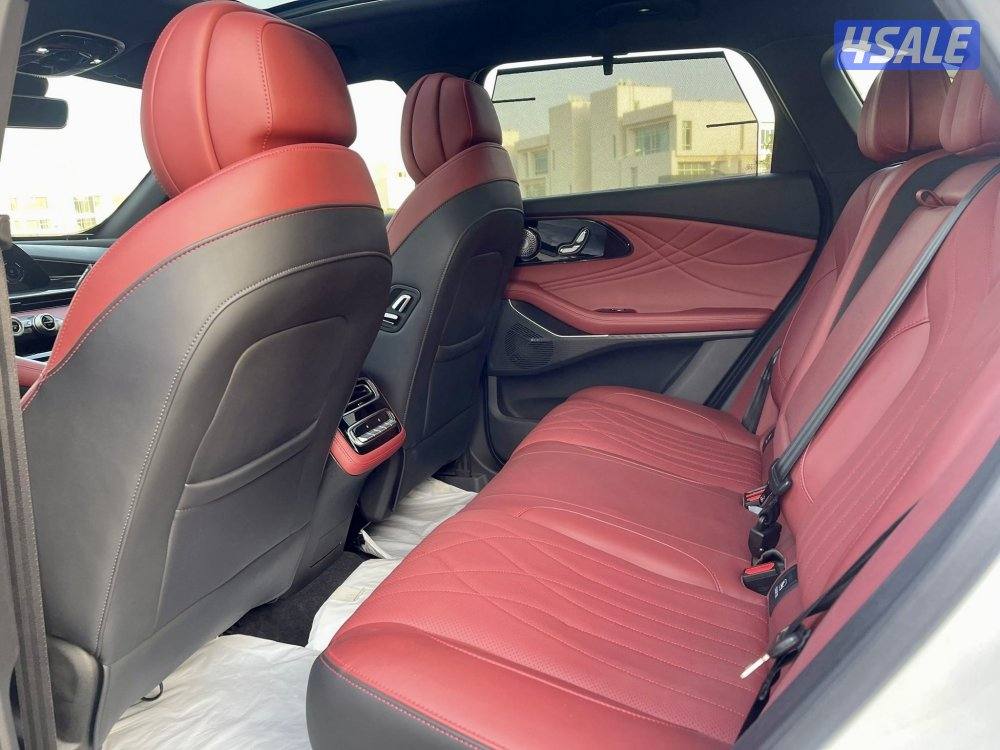 موديل ٢٠٢٥ بحالة الوكالة عداد ١٨ الف داخلية احمر تحت الكفالة6