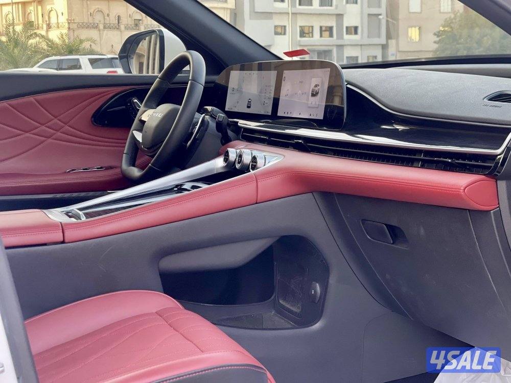 موديل ٢٠٢٥ بحالة الوكالة عداد ١٨ الف داخلية احمر تحت الكفالة9