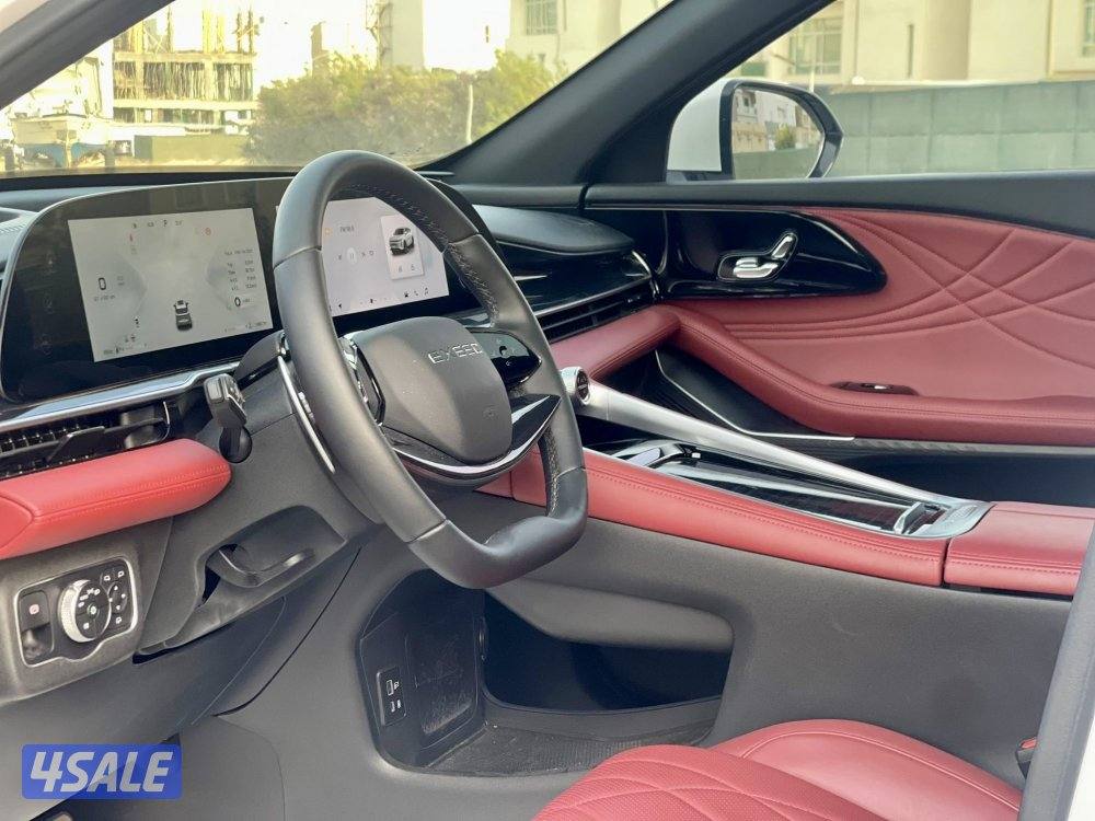 موديل ٢٠٢٥ بحالة الوكالة عداد ١٨ الف داخلية احمر تحت الكفالة10