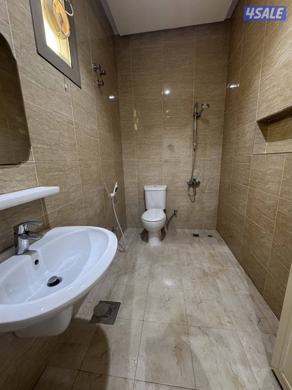 نرحب في الجميع2