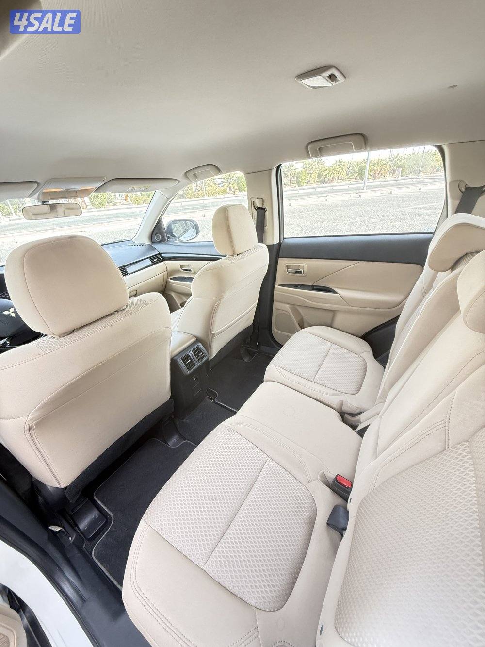 البيه جيب اوتلاندر 20214