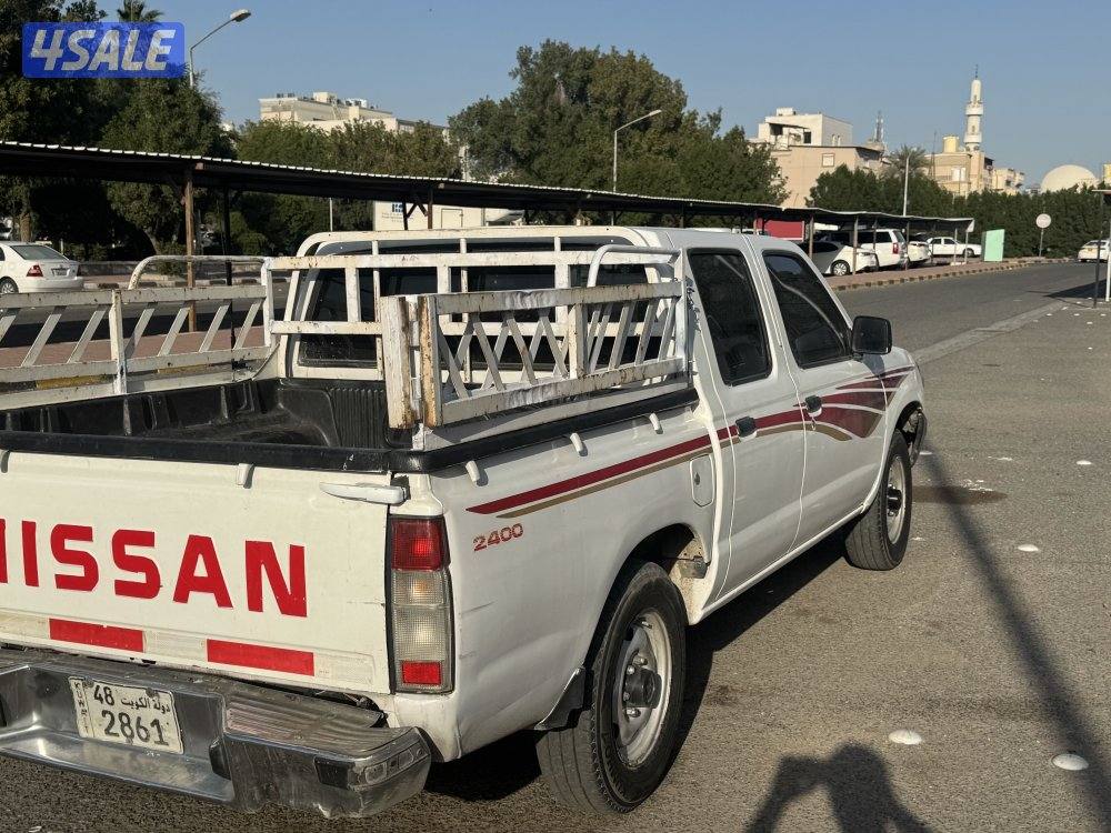 للبيع وانيت نيسان موديل ٢٠٠٢2
