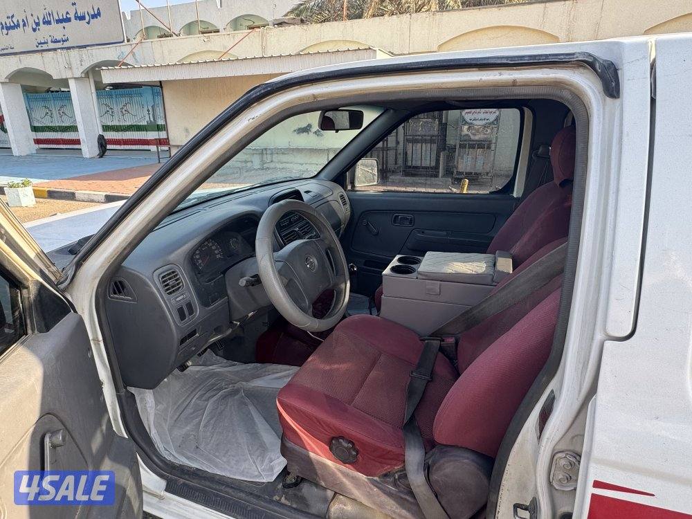 للبيع وانيت نيسان موديل ٢٠٠٢4
