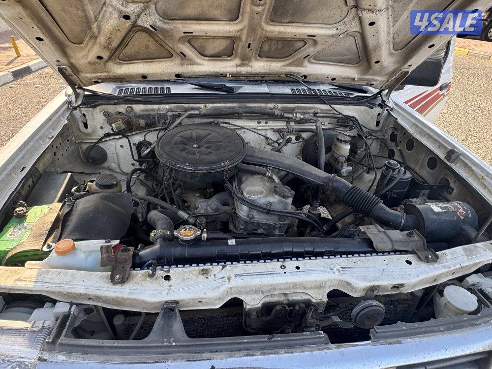 للبيع وانيت نيسان موديل ٢٠٠٢6