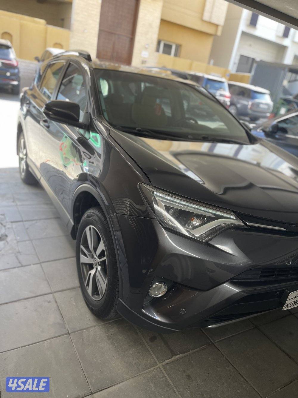 للبيع تويوتا راف4 نظيف موديل 2018 الساير مالك أول. درجة اولى شرط الفحص2