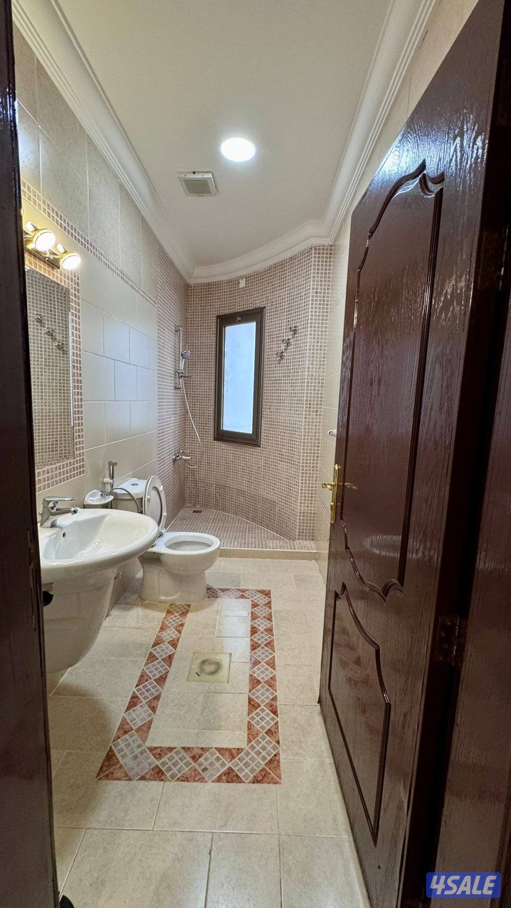 وشقق للاجار جميع المناطق عالبحر وعماره للبيع بالمهبوله للجادين مكاتب9