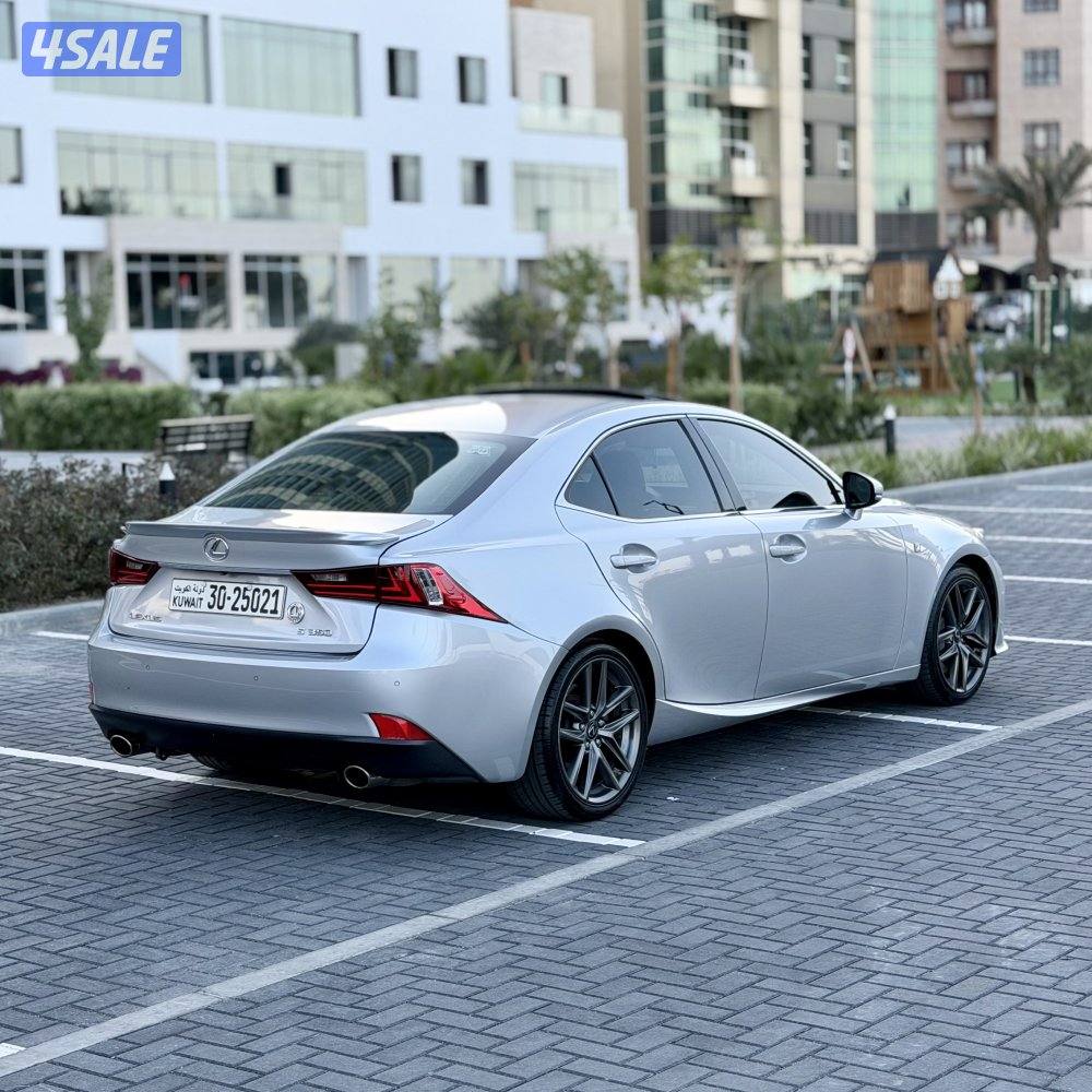 لكزس Isf 350 SPORT عداد 147 الف ، سيرفس منتظم بالوكالة -بحالة الوكالة3