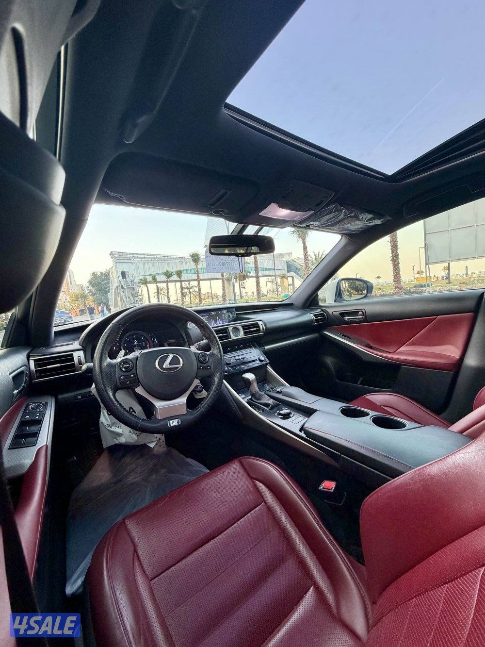 لكزس Isf 350 SPORT عداد 147 الف ، سيرفس منتظم بالوكالة -بحالة الوكالة7