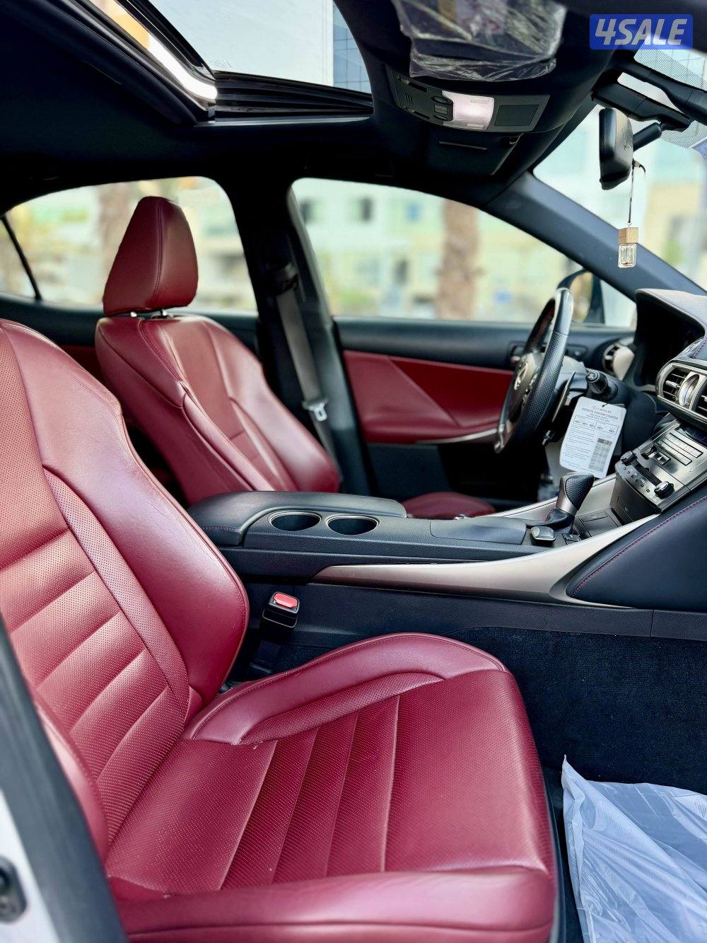 لكزس Isf 350 SPORT عداد 147 الف ، سيرفس منتظم بالوكالة -بحالة الوكالة9