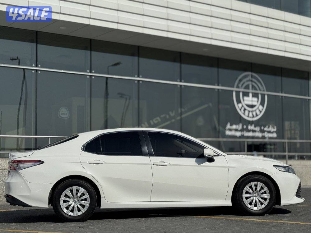 للبيع تويوتا كامري موديل 20192