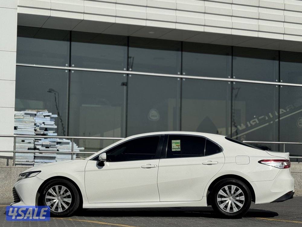 للبيع تويوتا كامري موديل 20193