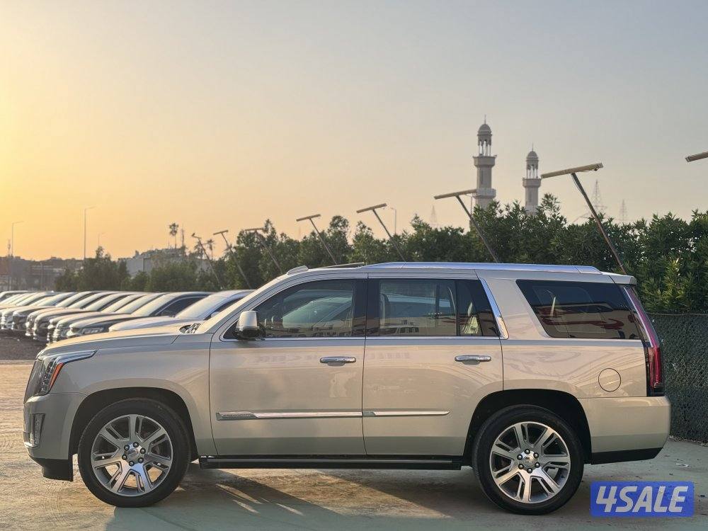 للبيع اسكاليد2015 صبغ وكاله2