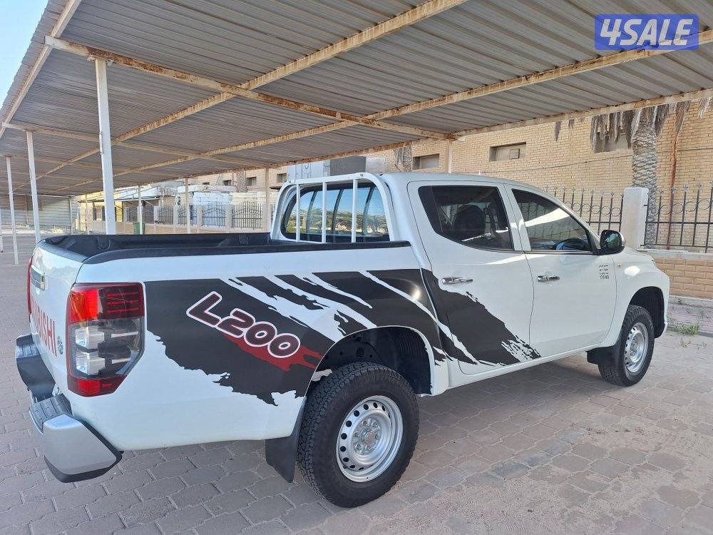 وانيت متسوبيشي 4×44