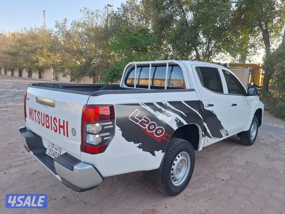 وانيت متسوبيشي 4×411