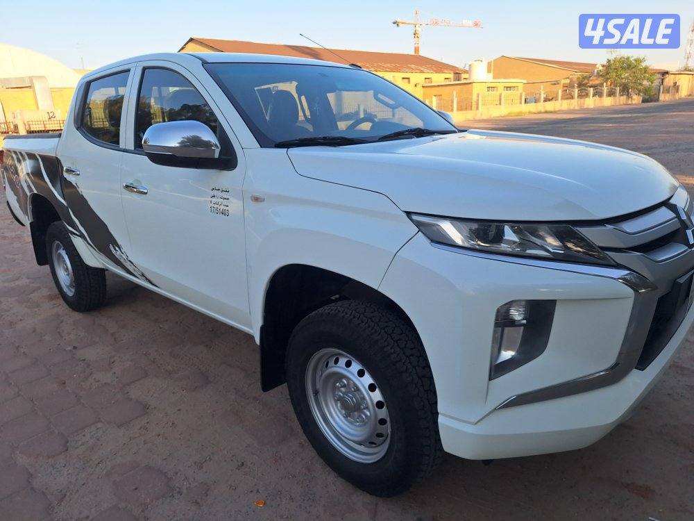 وانيت متسوبيشي 4×413