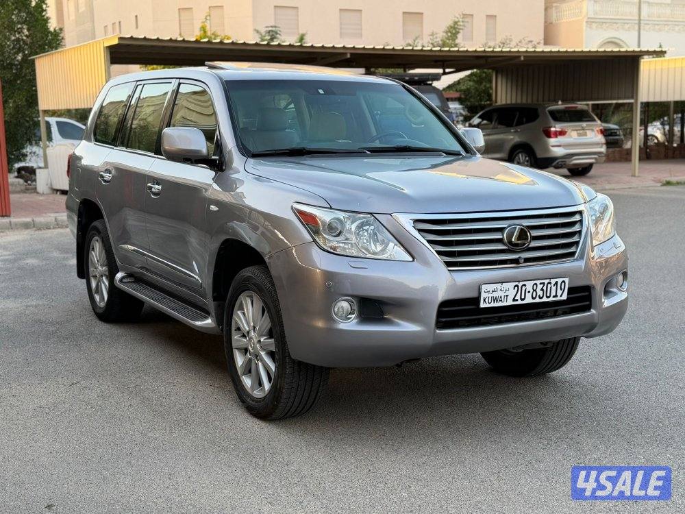 للبيع جيب لكزس Lx570 بحاله فوق الممتازه0