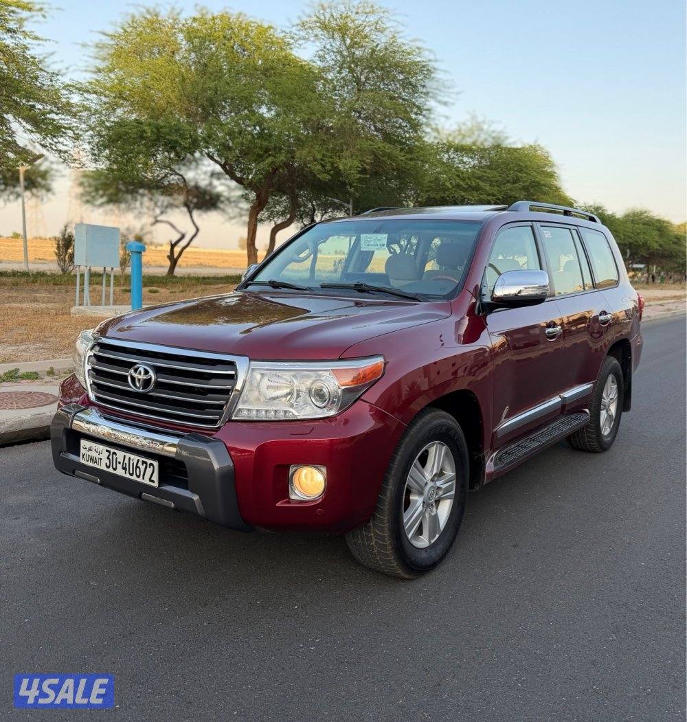 لاندكروزر 2014 ماشي 188 الف الساير0