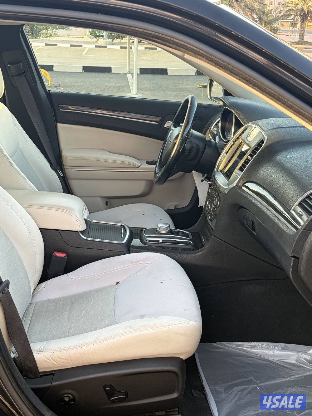 للبيع كرايزلر 20196