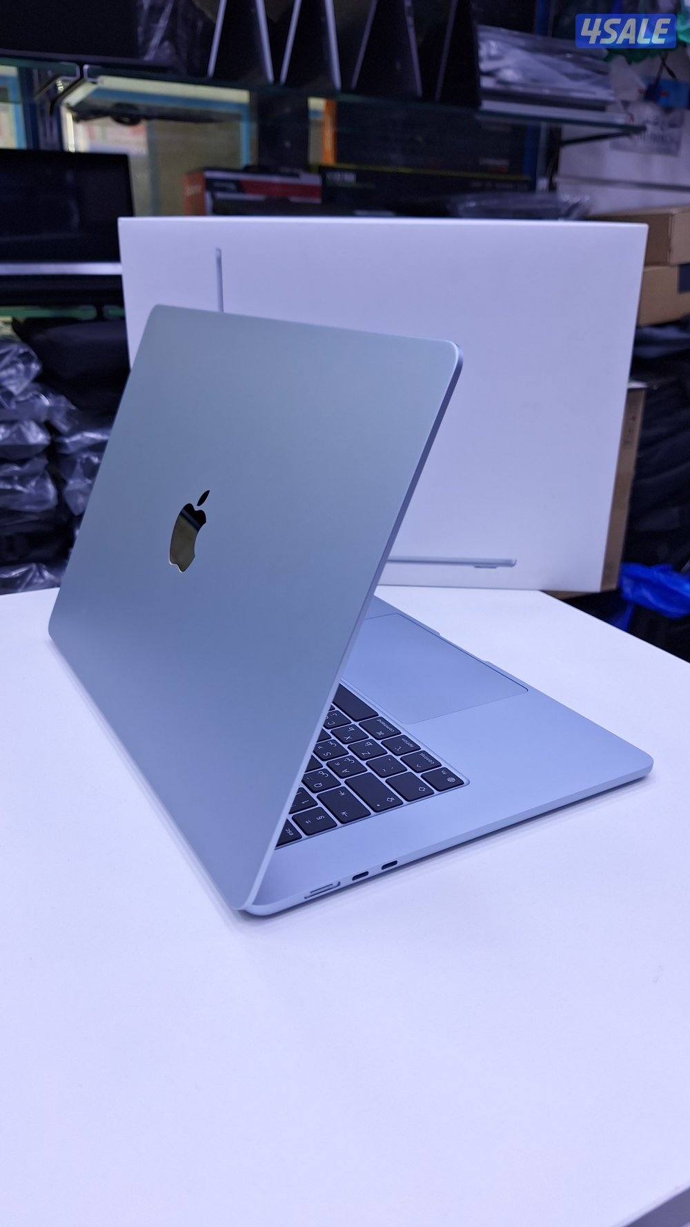 MacBook Air M4 – شاشة 15 إنش – RAM 16GB – استخدام خفيف جداً0
