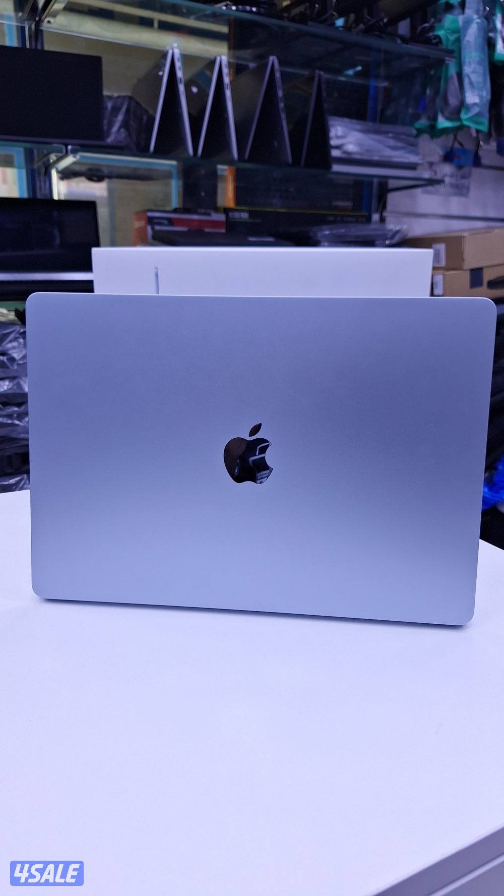 MacBook Air M4 – شاشة 15 إنش – RAM 16GB – استخدام خفيف جداً3