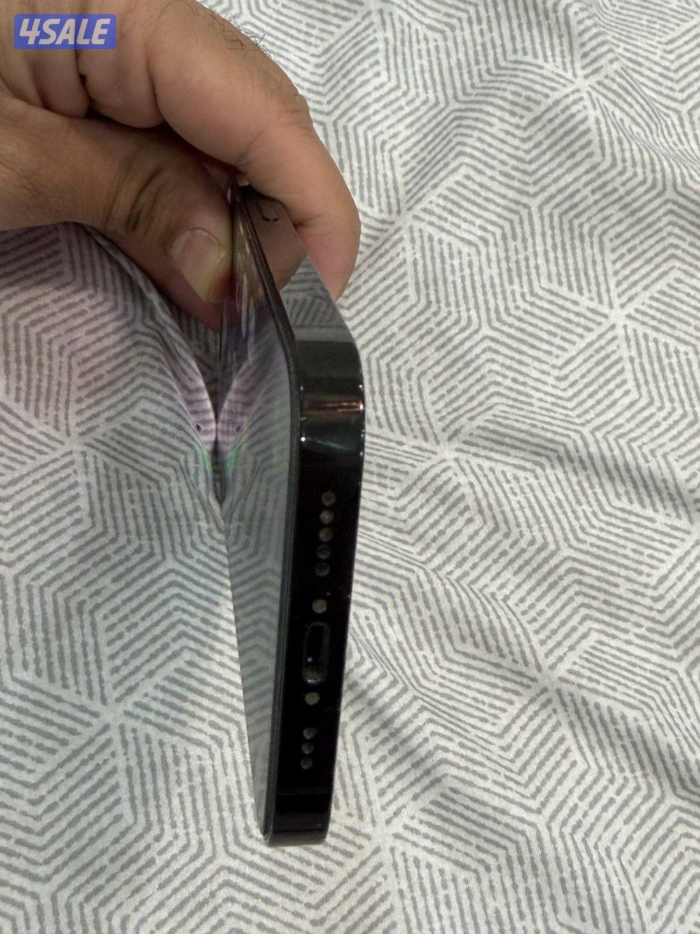 للبيع ايفون 14 برو نظيف  256 قيقا2