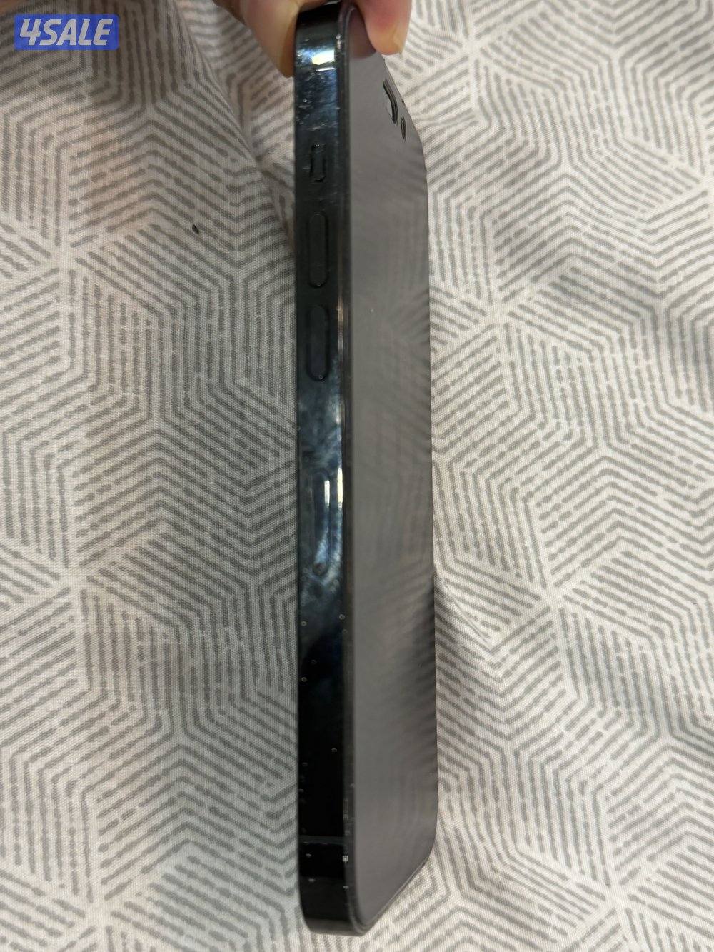 للبيع ايفون 14 برو نظيف  256 قيقا4