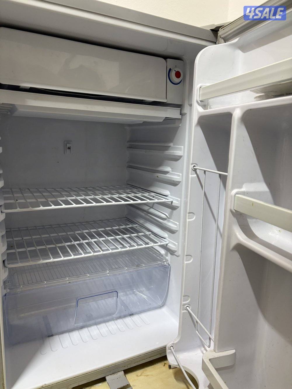 للبيع ثلاجة sharp صغيره0