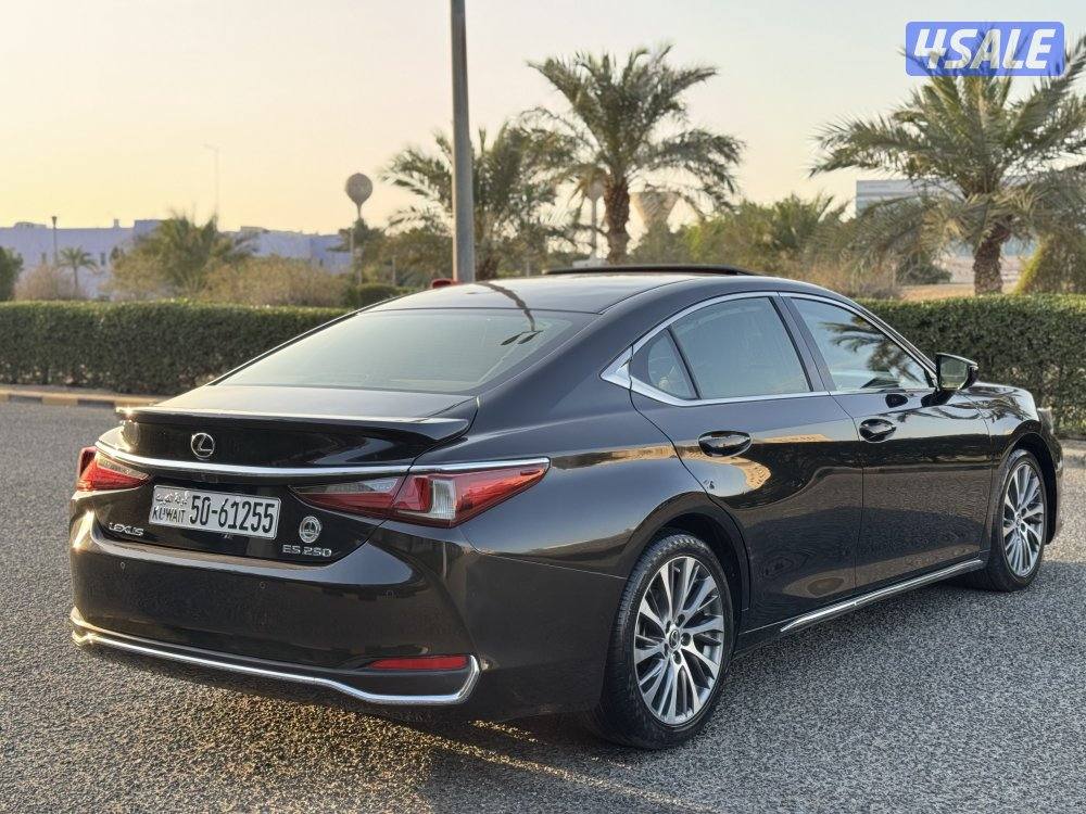 لكزس ES250 موديل 2019 كامل المواصفات3