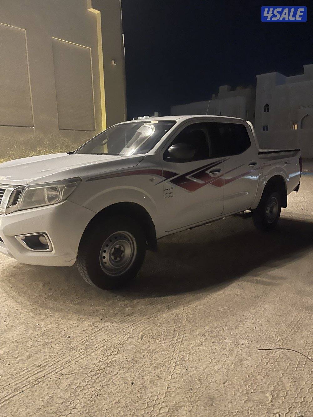 للبيع نافارا دبل تماتيك موديل ٢٠١٧ ماشي حول ١٨٠ الف نظيف0