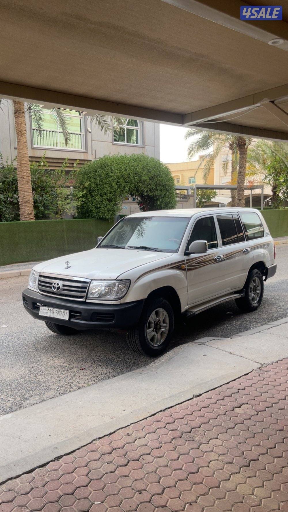 للبيع لاند ٢٠٠٦ (قير عادي اساس)قطري سبير علاق1