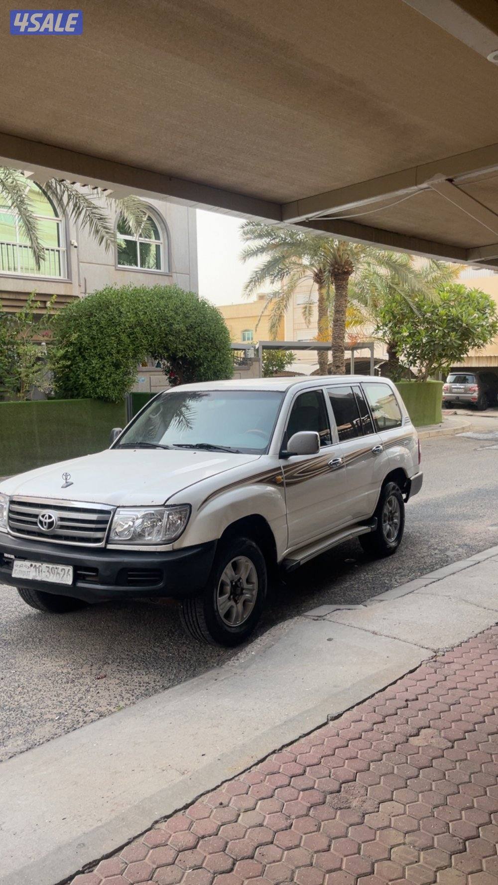 للبيع لاند ٢٠٠٦ (قير عادي اساس)قطري سبير علاق9