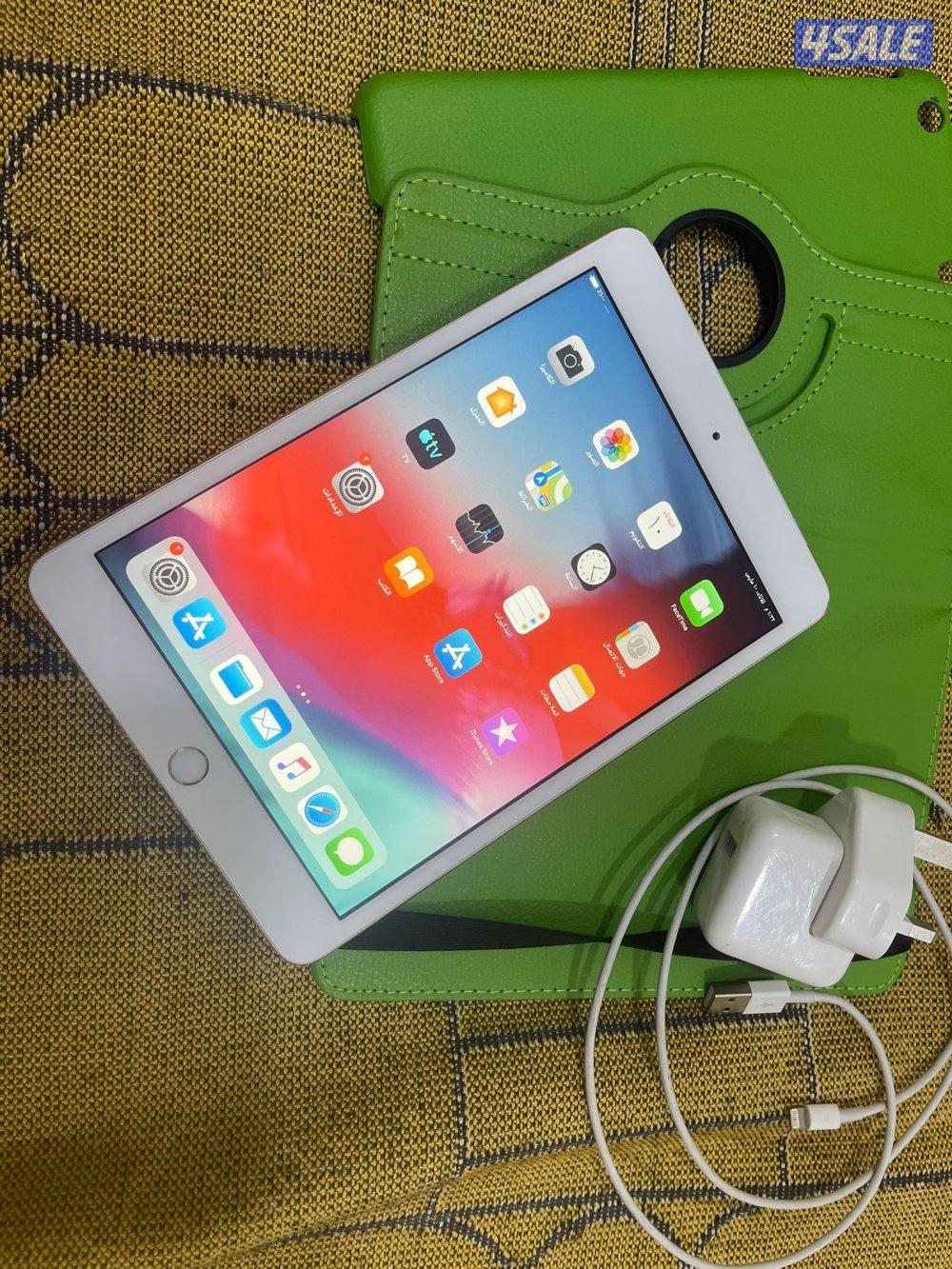 ايباد ميني 3 ثري 16 قيقا نظيف وشغال تمام مع كفر وشحن والواير9