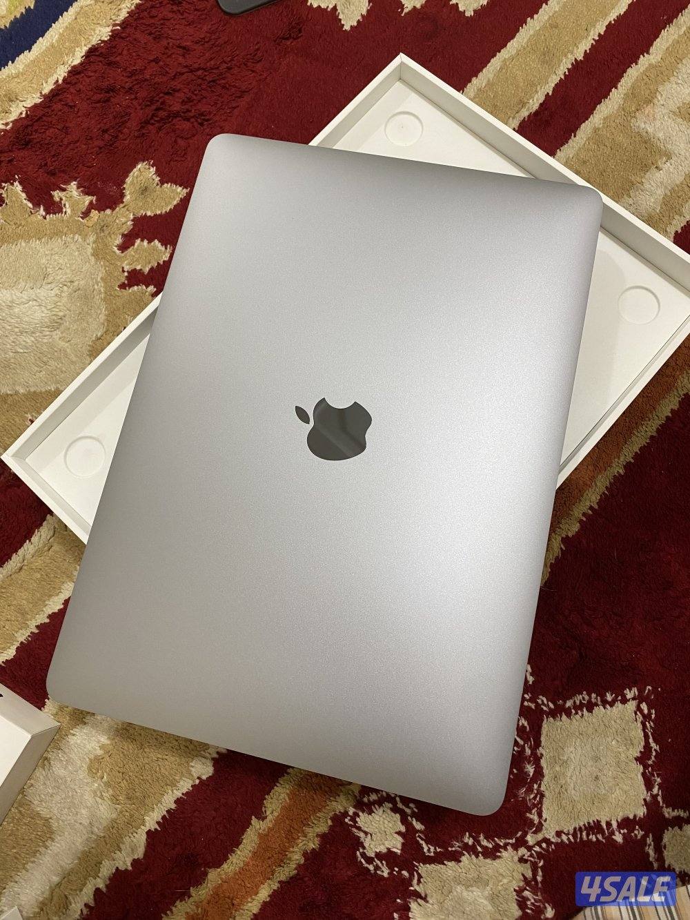 ماك بوك اير M18