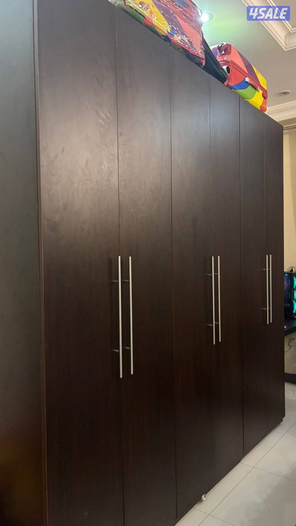 2 Bed set & 2 Cupboards0