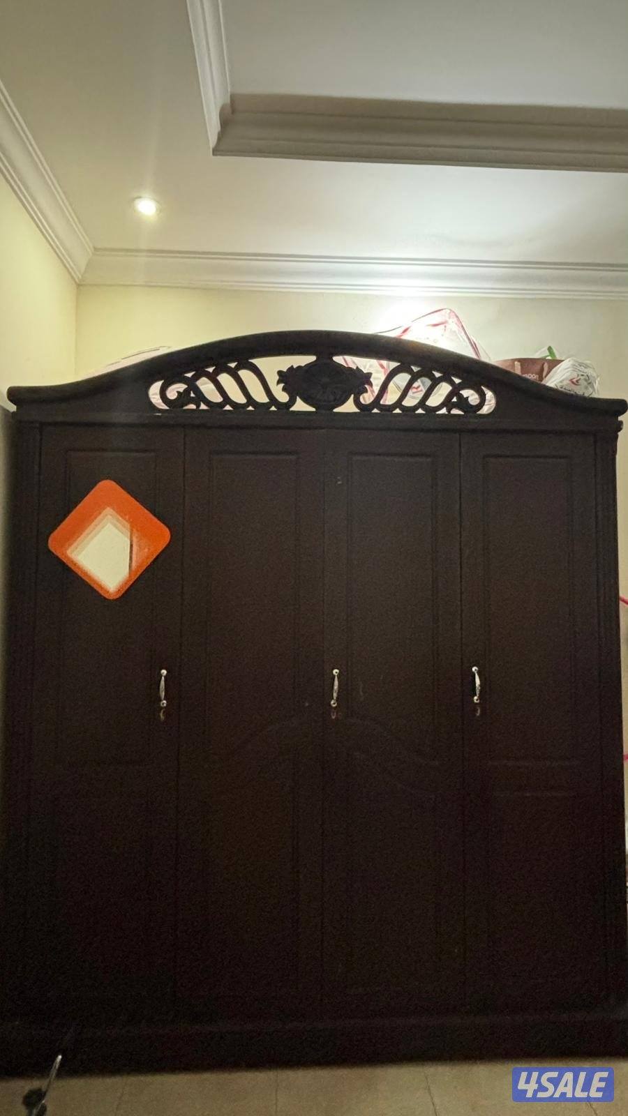 2 Bed set & 2 Cupboards1