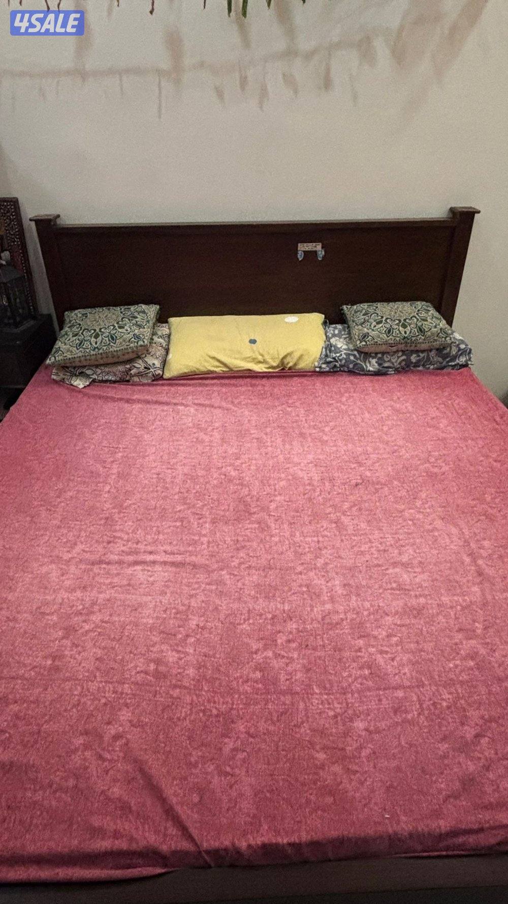 2 Bed set & 2 Cupboards4