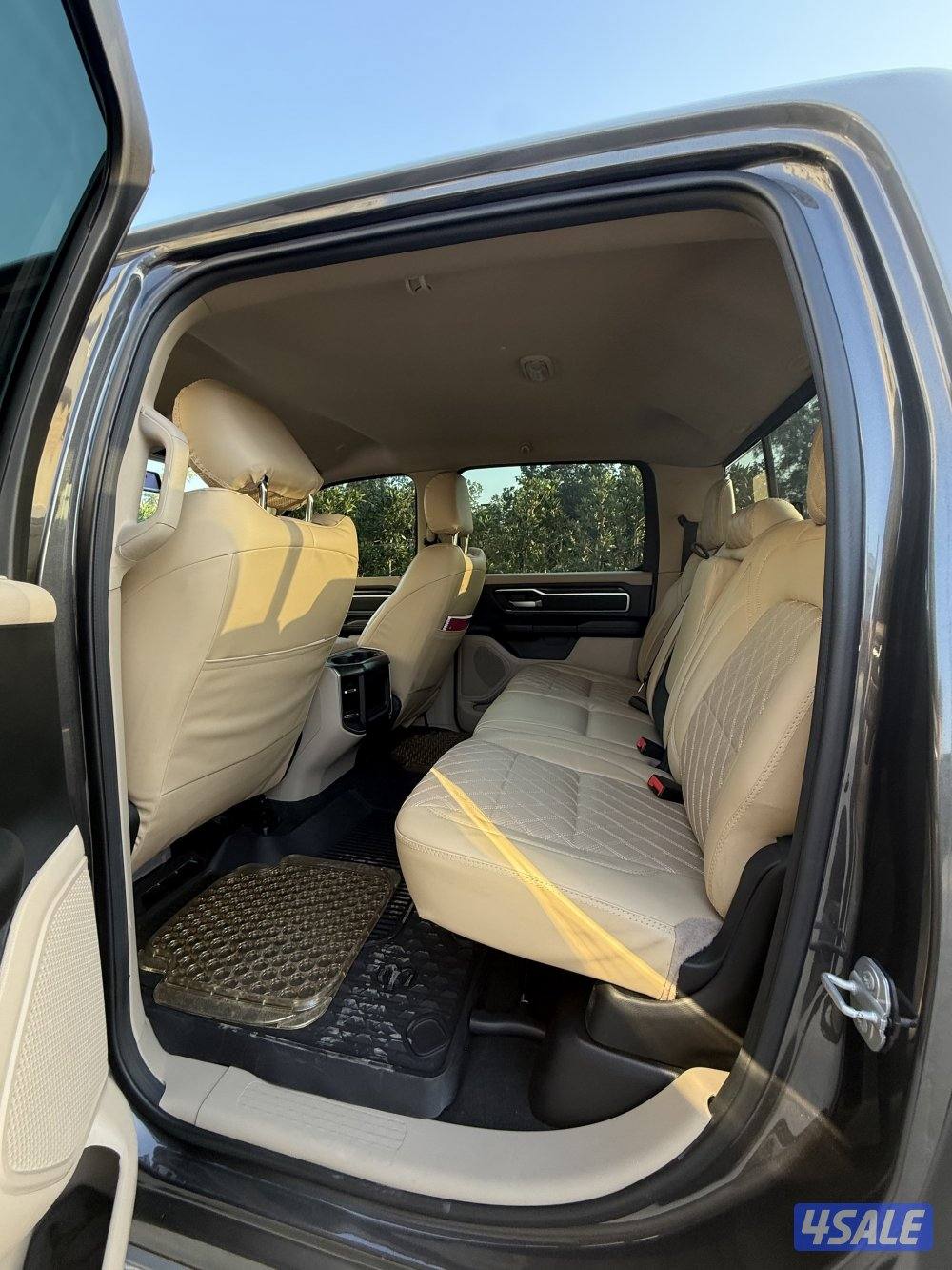 RAM BIGHORN  5.7 HEMI LEATHER WRAPPED DASHCAM NEW TIRES  415 HORSE PWR1