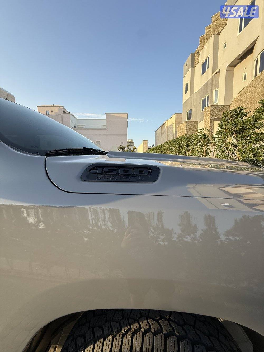 RAM BIGHORN  5.7 HEMI LEATHER WRAPPED DASHCAM NEW TIRES  415 HORSE PWR5